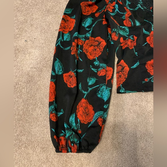 Rose Print Top - Picture 2 of 7